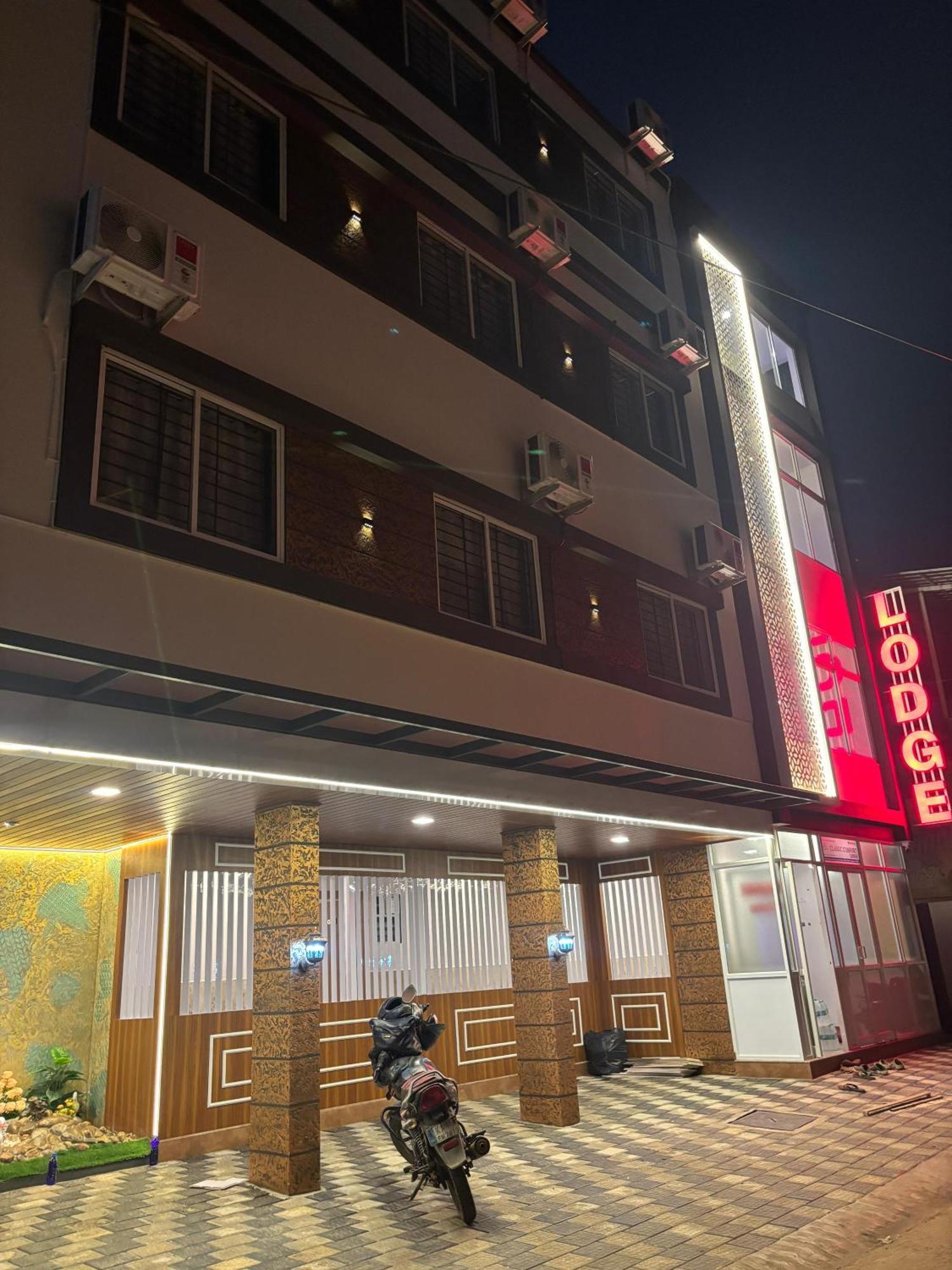 Classic Comfort Lodge Mangalore Bagian luar foto