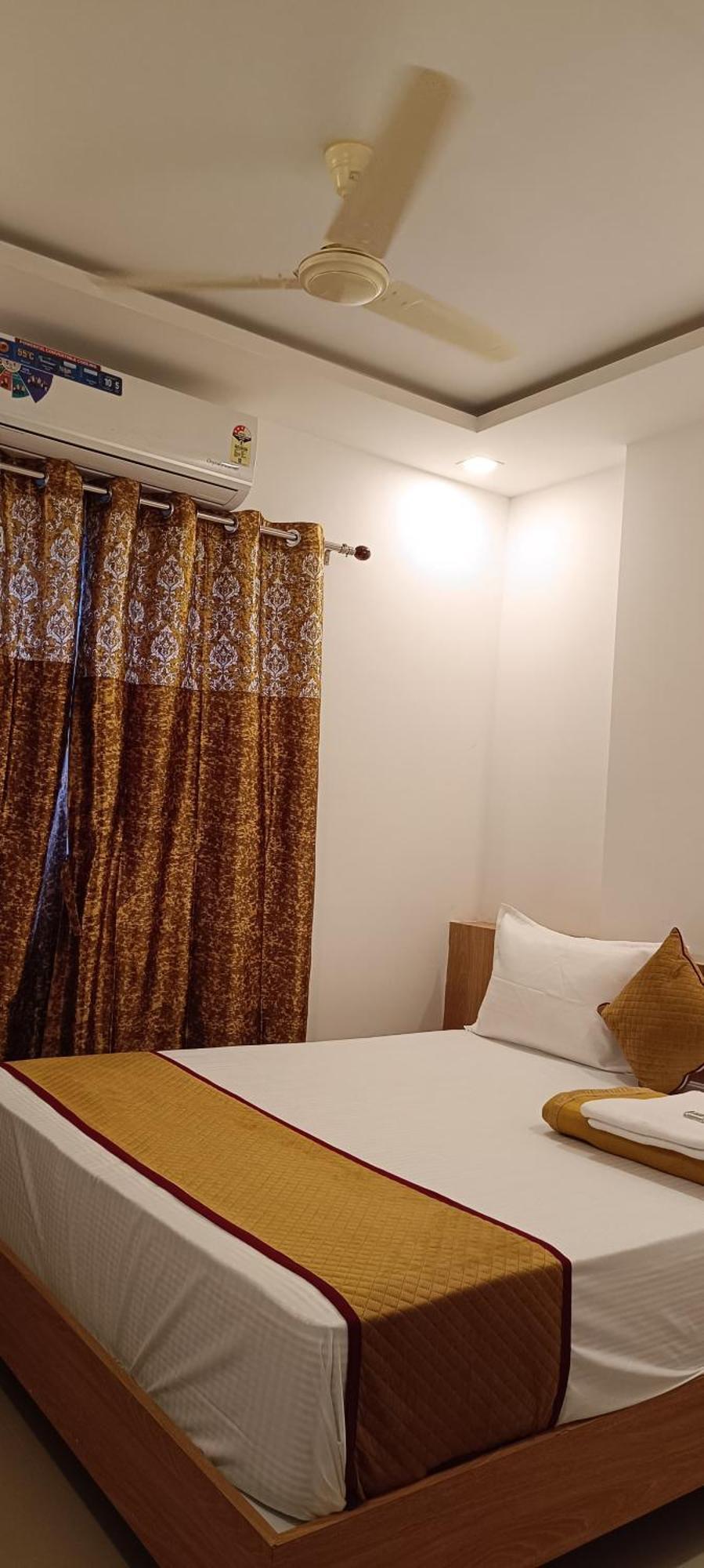 Classic Comfort Lodge Mangalore Bagian luar foto